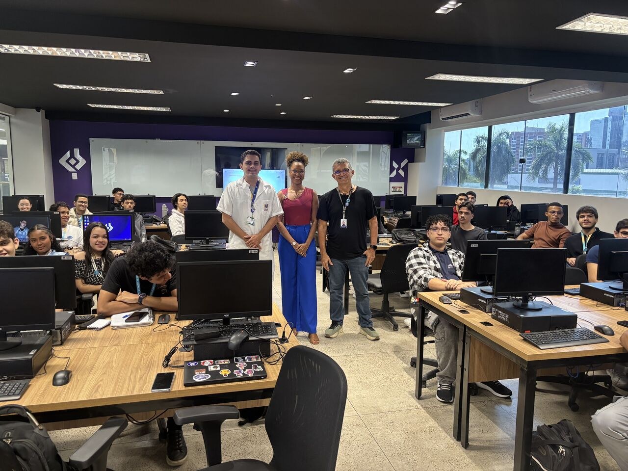Majarrara com a turma de desenvolvedores do CEUMA